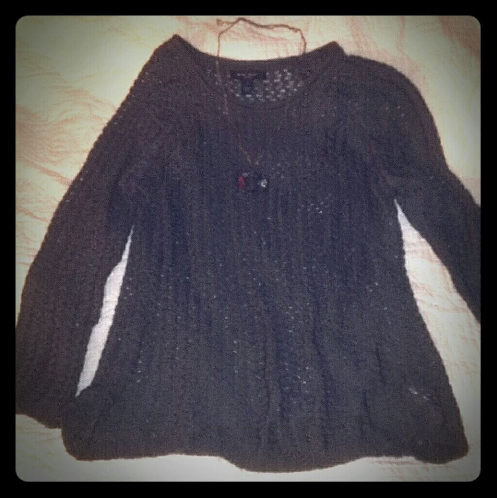 Green Nine west crocheted sweater